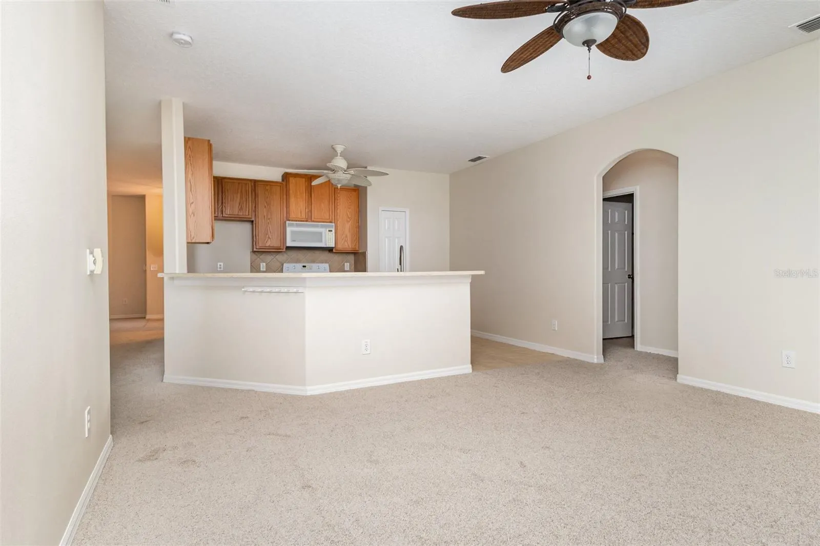 213 KNOLLWOOD DR