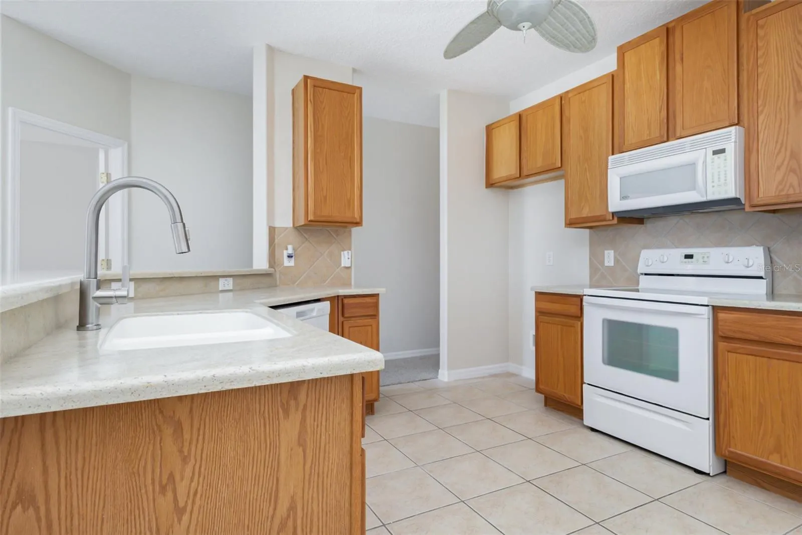 213 KNOLLWOOD DR