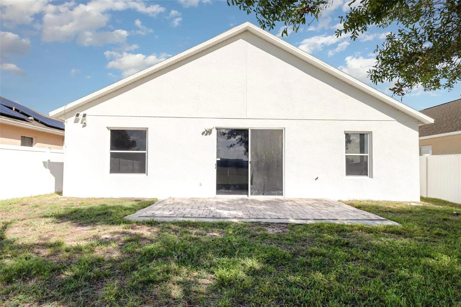 213 KNOLLWOOD DR