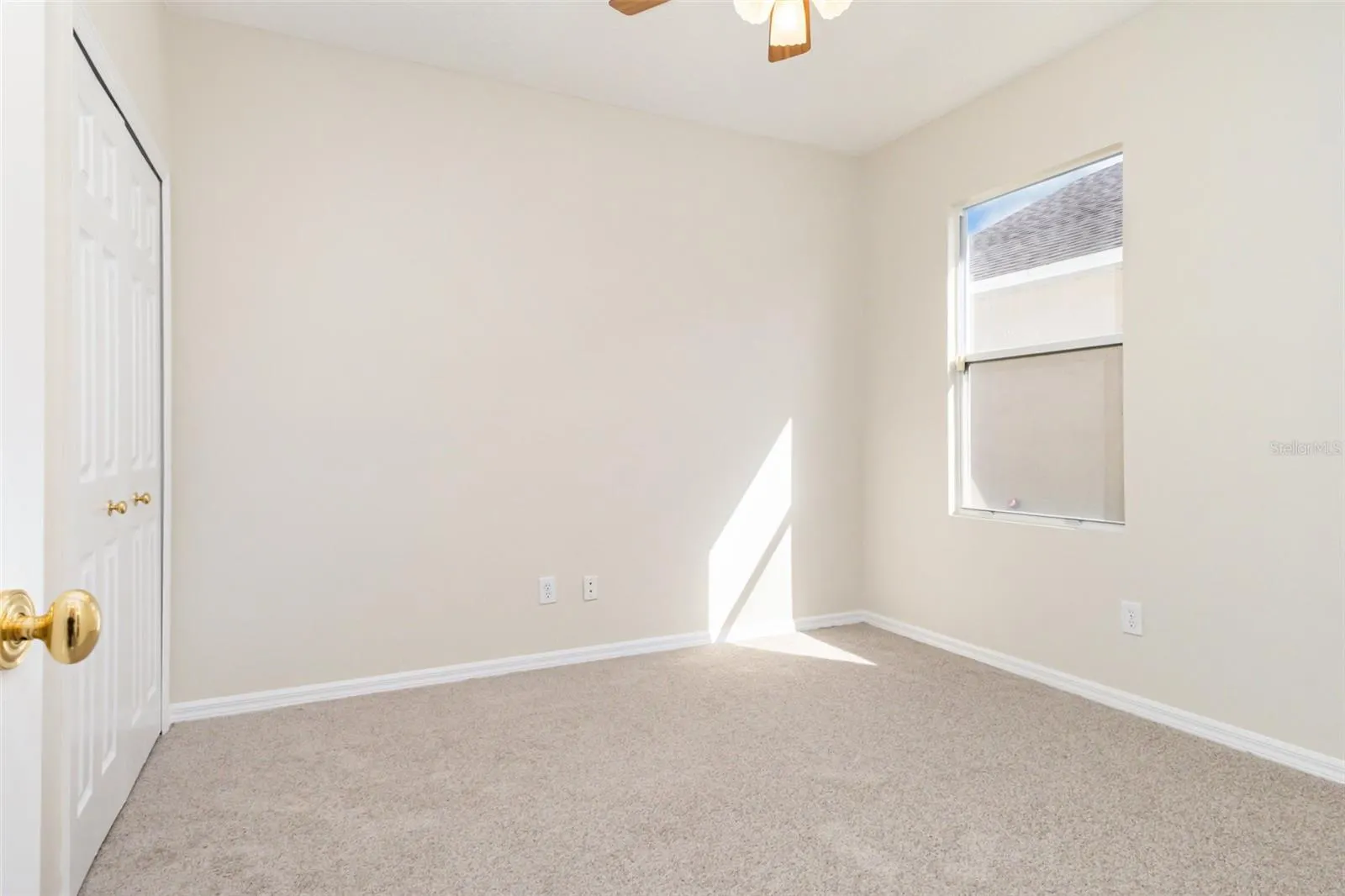 213 KNOLLWOOD DR