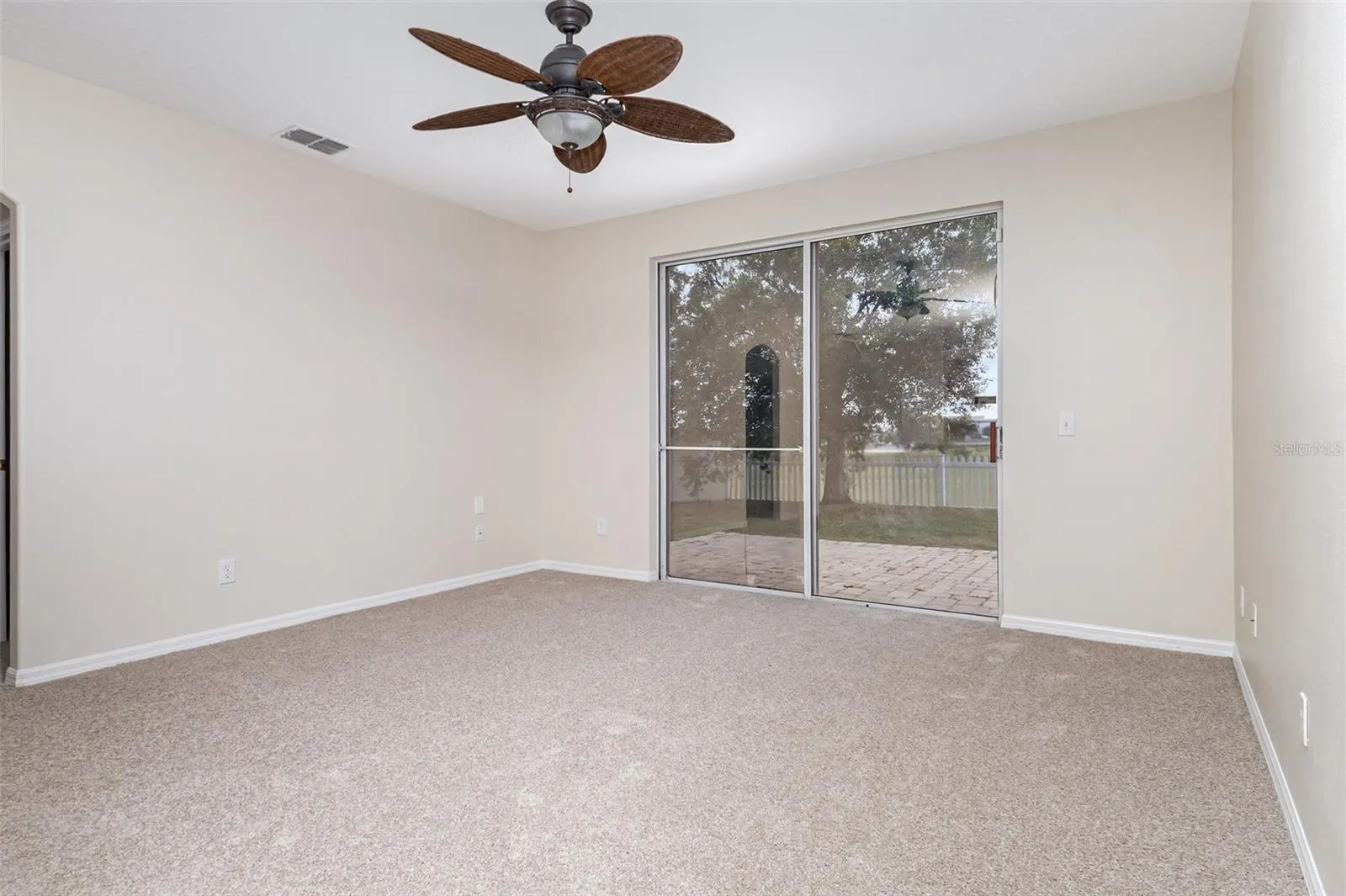 213 KNOLLWOOD DR