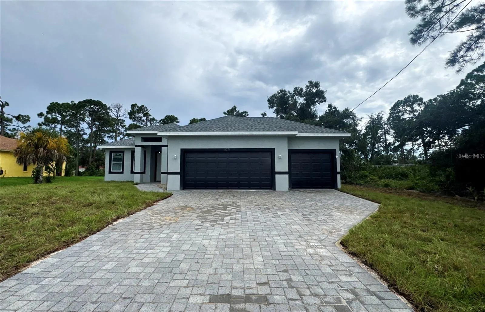 2279 MARGARET LN