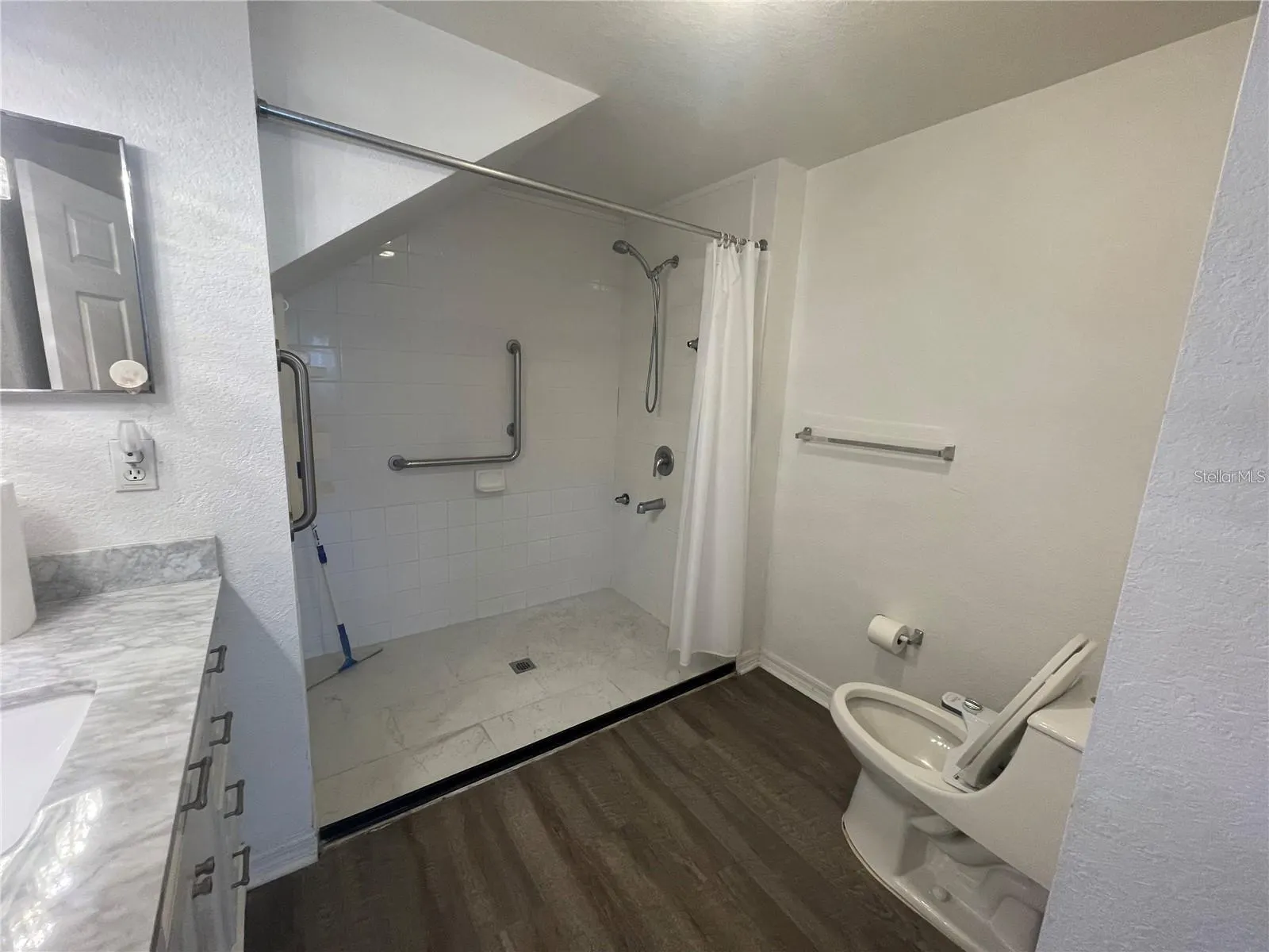 4560 YELLOWGOLD RD E #107, #107
