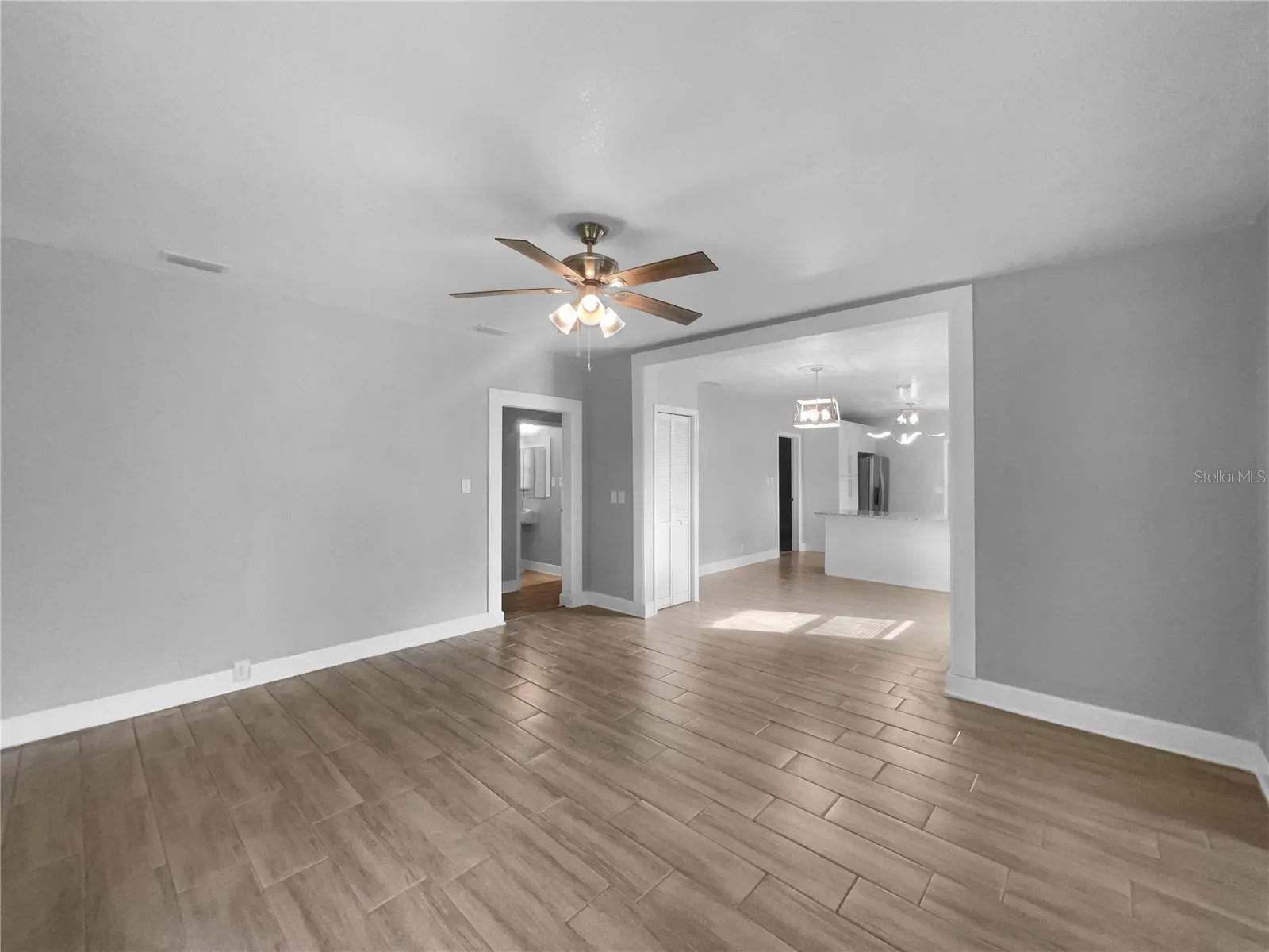 2812 TOM BREWER LN