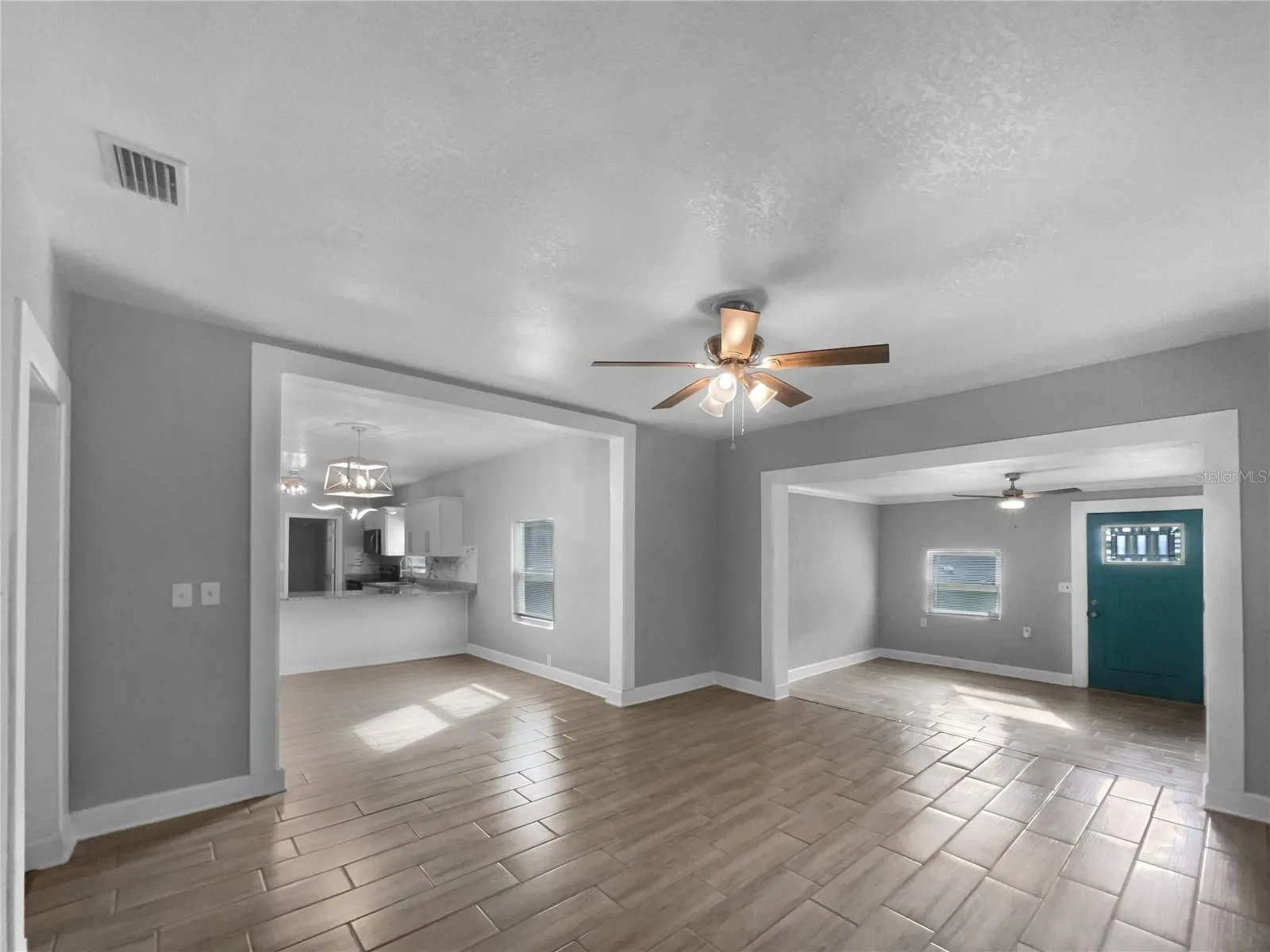 2812 TOM BREWER LN