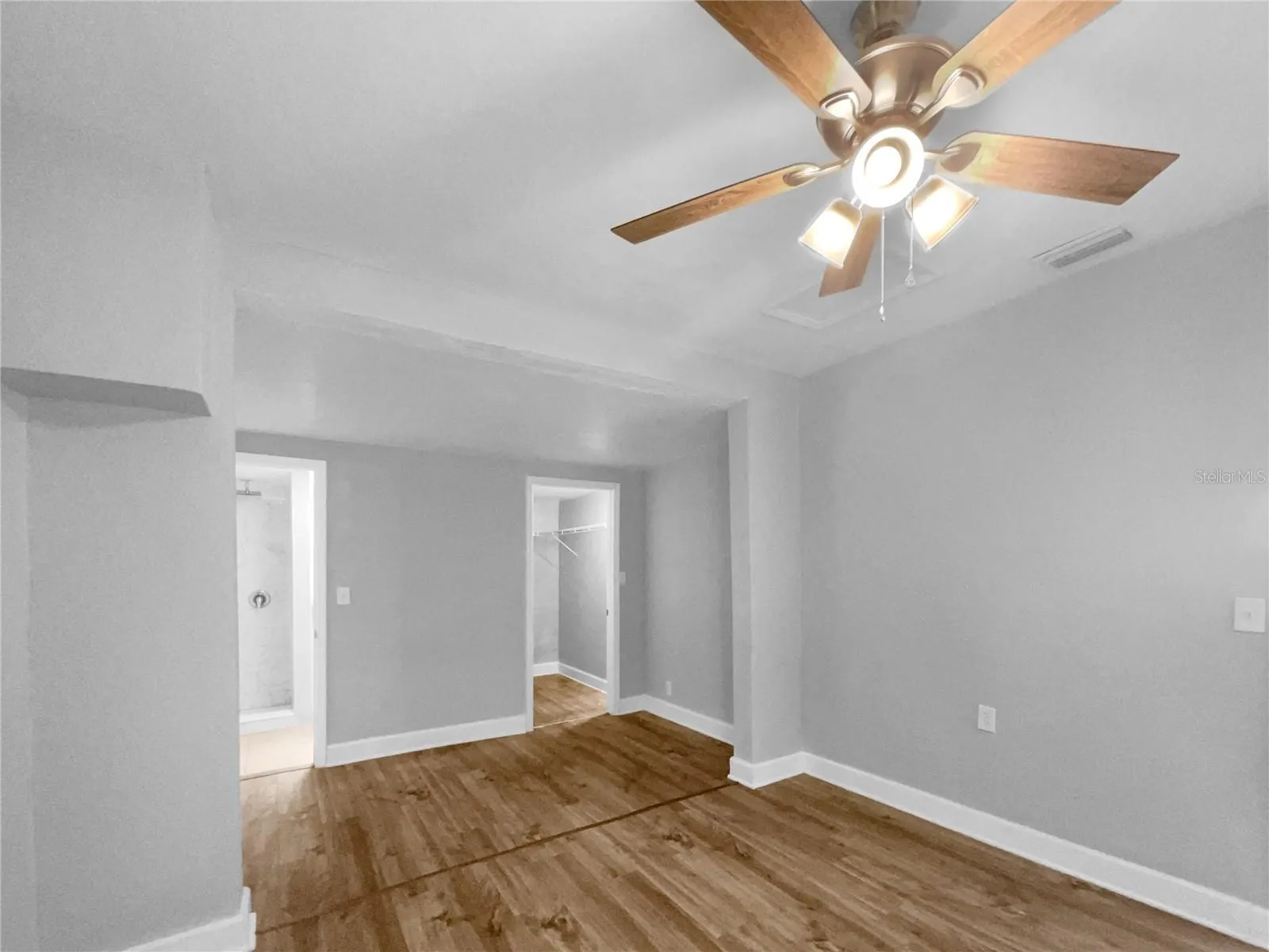 2812 TOM BREWER LN
