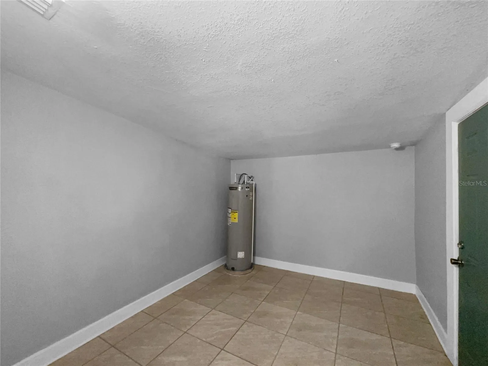 2812 TOM BREWER LN
