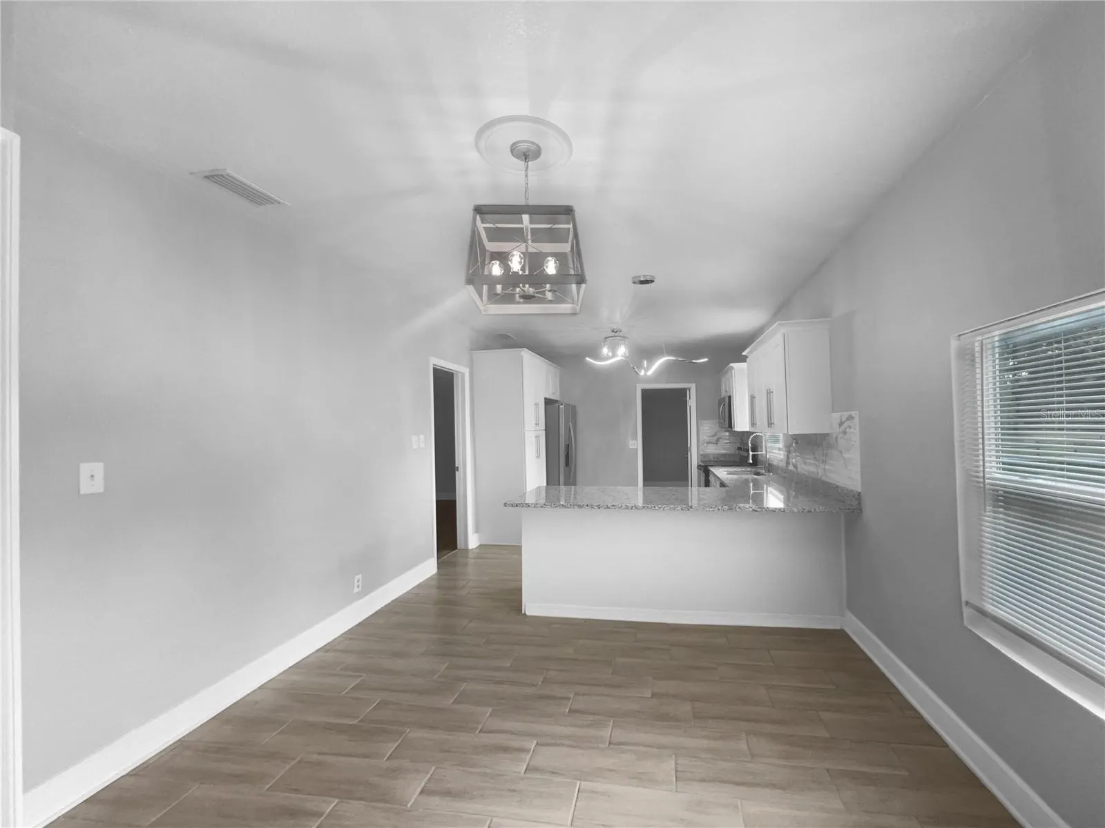 2812 TOM BREWER LN