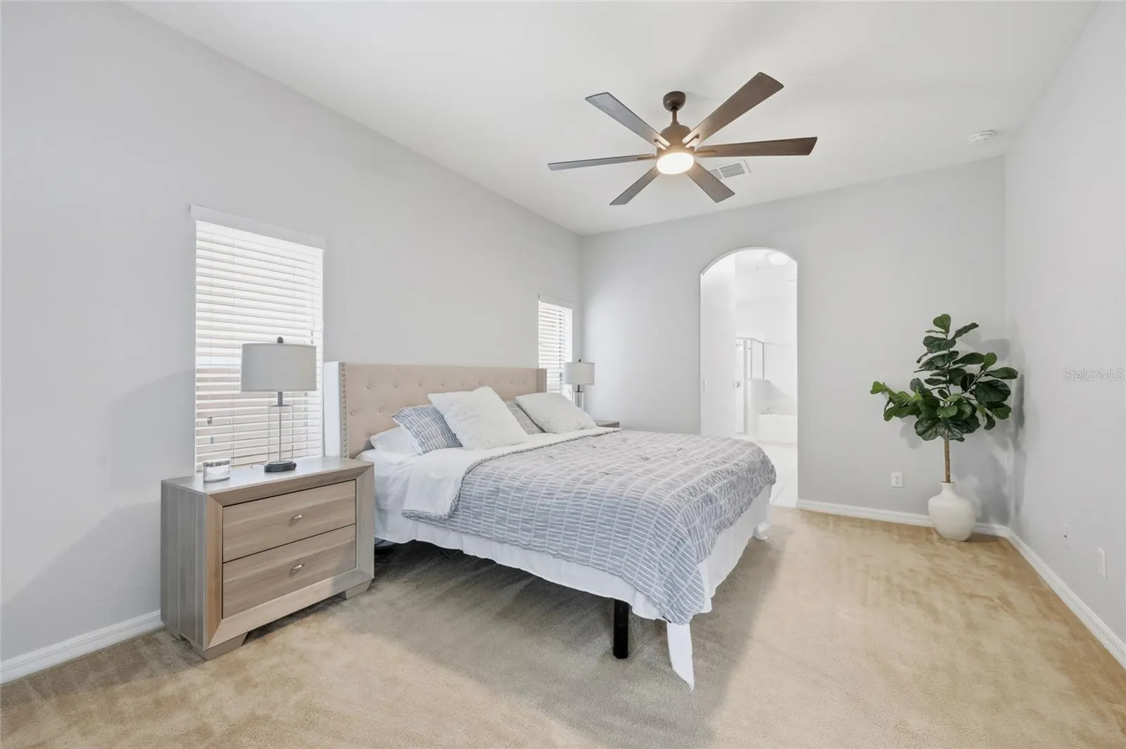 9117 OAK COMMONS WAY