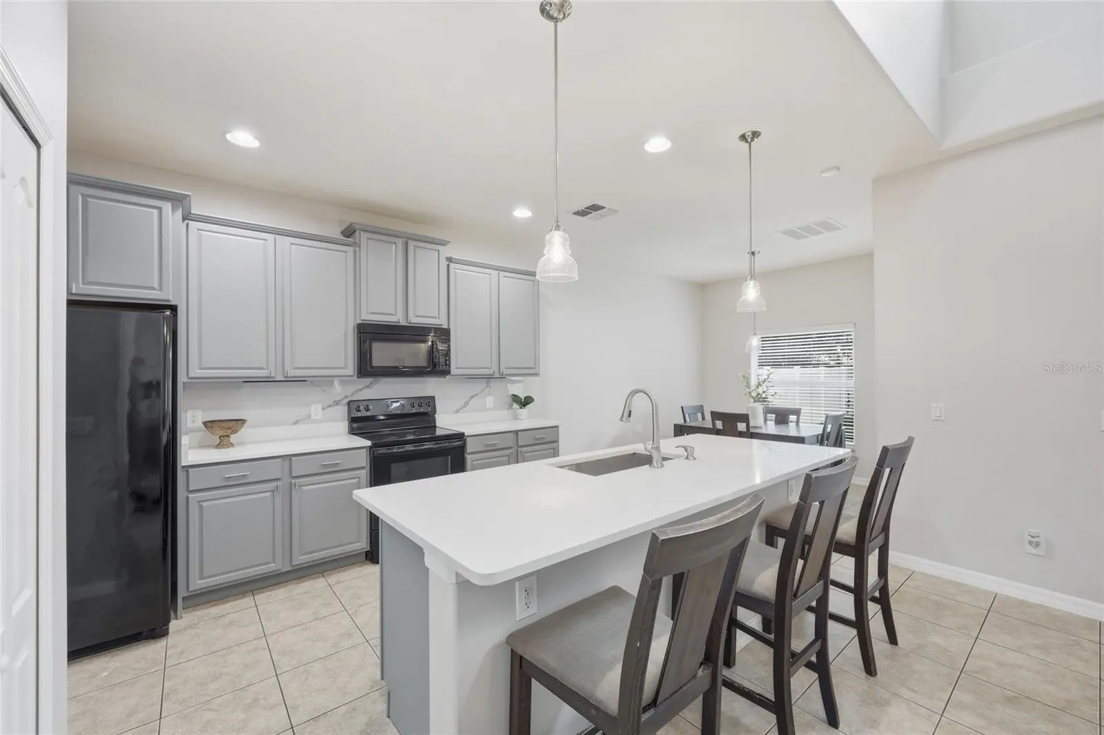 9117 OAK COMMONS WAY