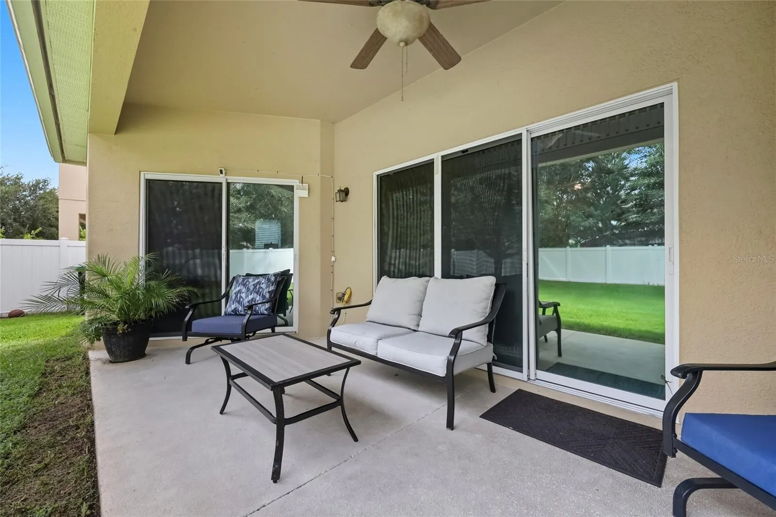 9117 OAK COMMONS WAY