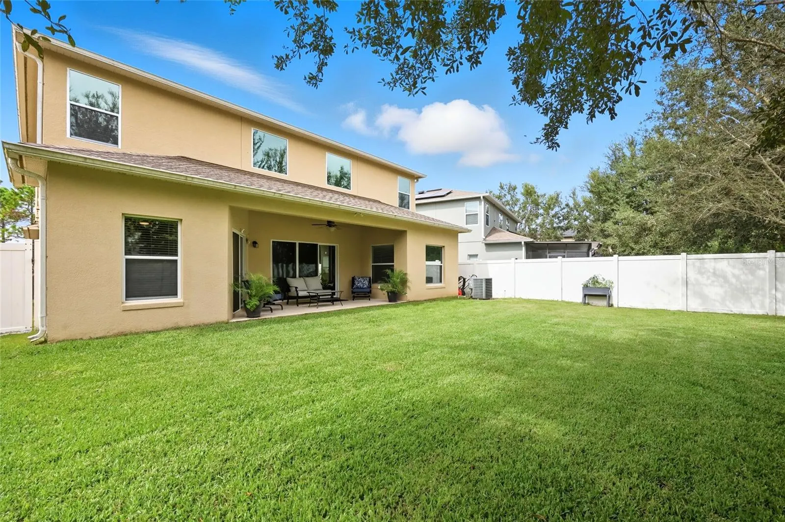9117 OAK COMMONS WAY