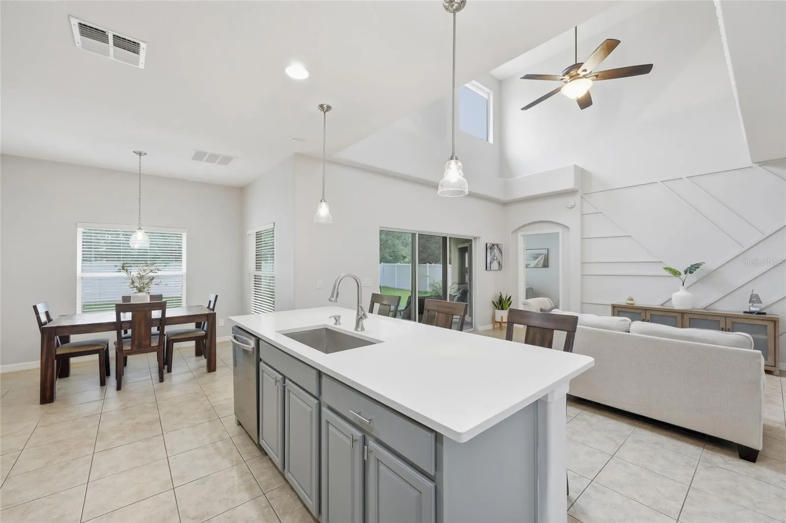 9117 OAK COMMONS WAY
