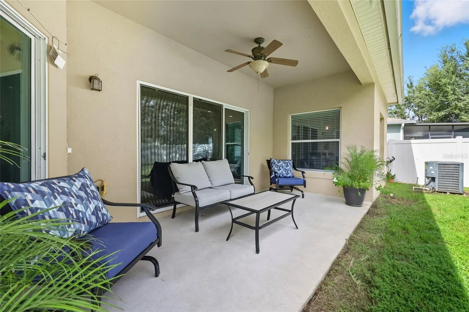 9117 OAK COMMONS WAY