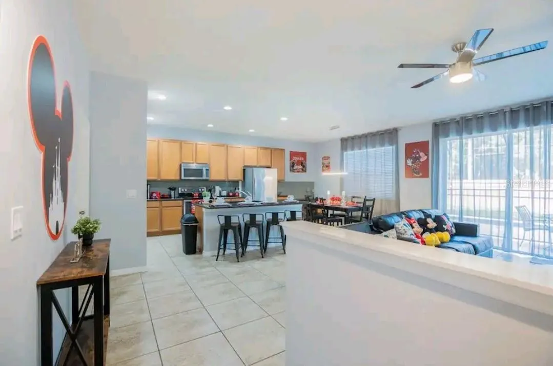 820 LAS FUENTES DR