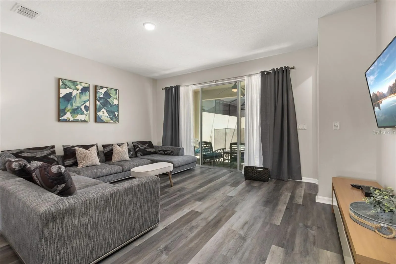 1594 CAREY PALM CIR