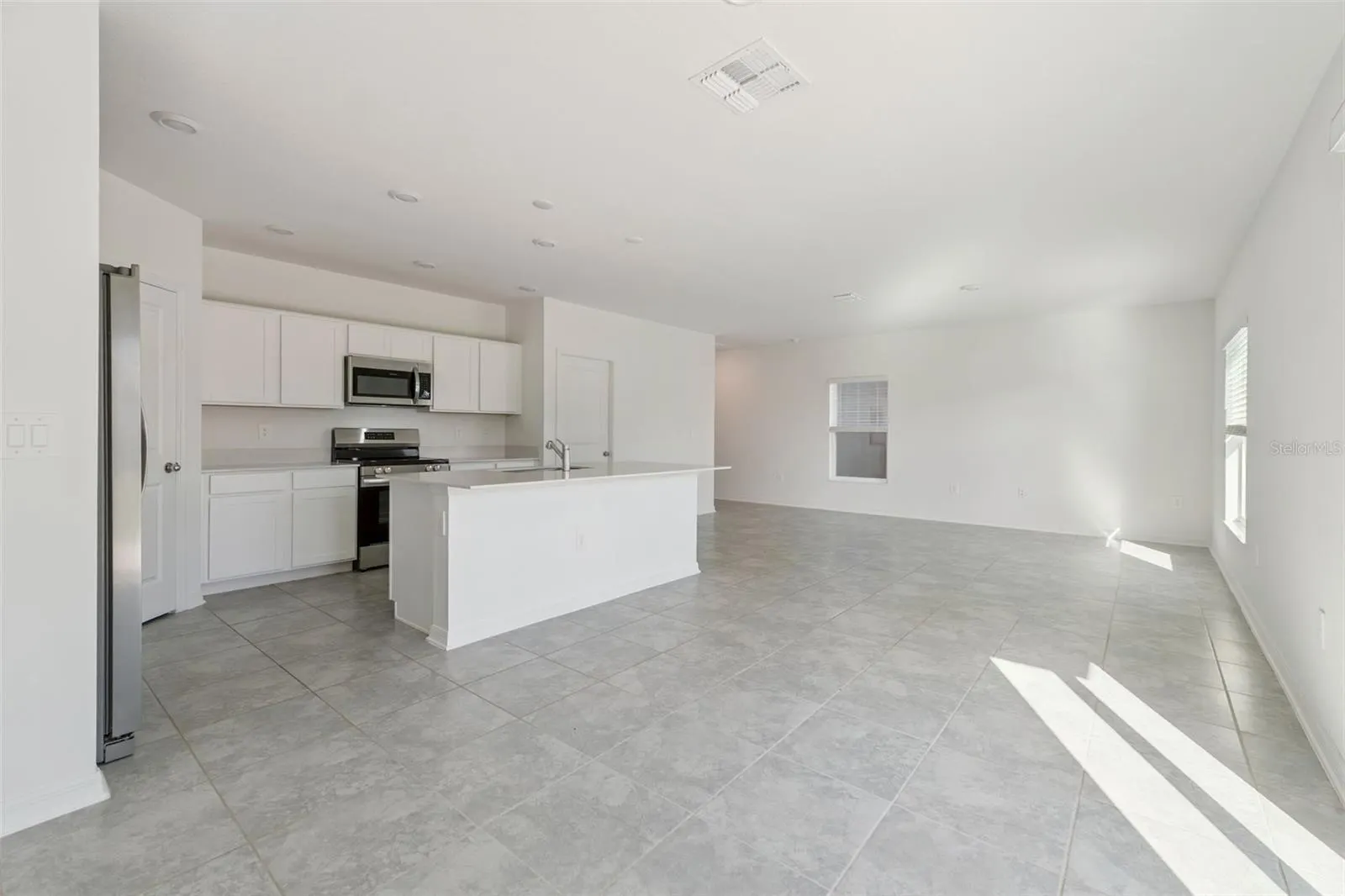 1409 AUSTIN ST