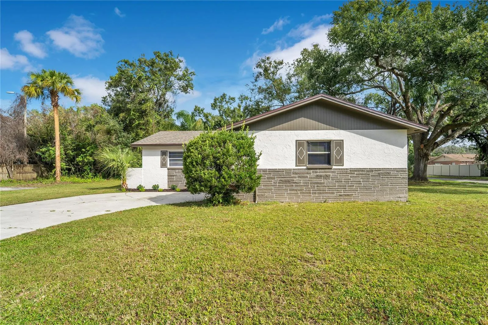 4302 DOLPHIN DR