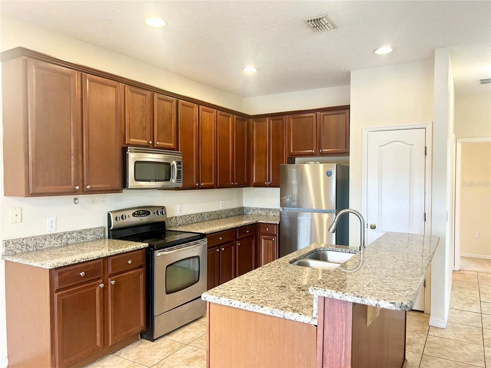 3807 WOOD THRUSH DR