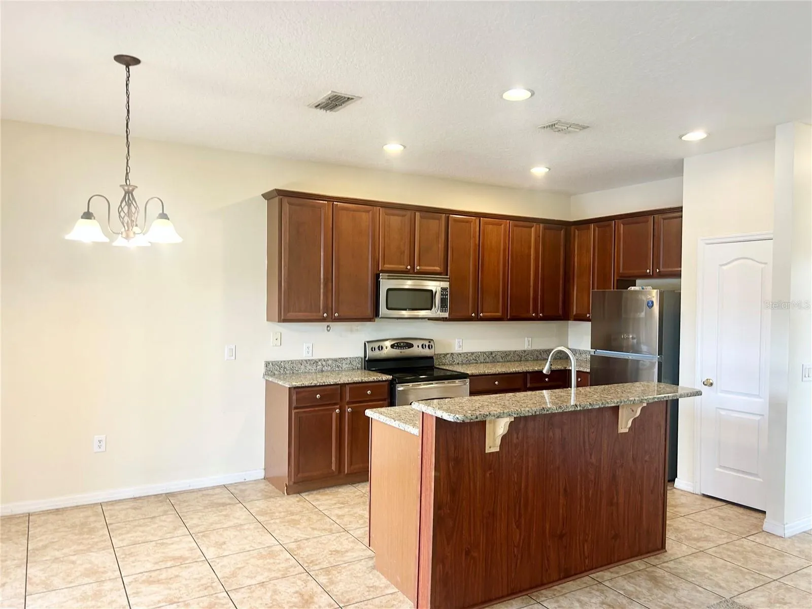 3807 WOOD THRUSH DR