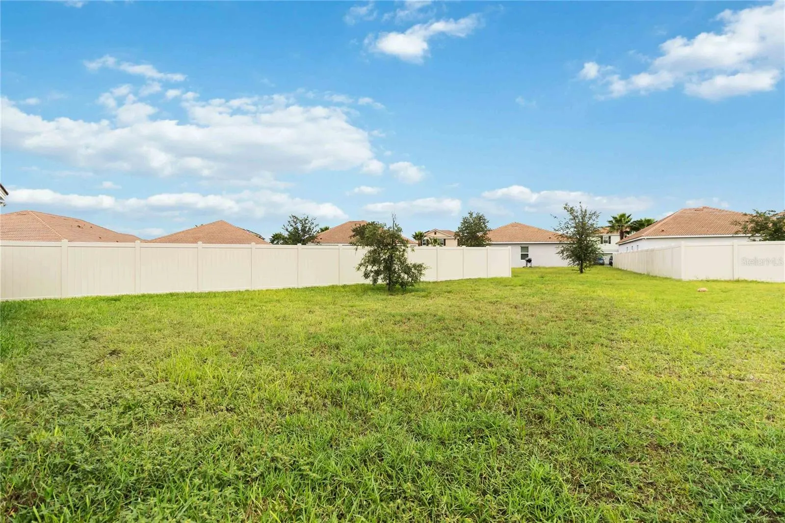 1166 OAK BLUFF DR