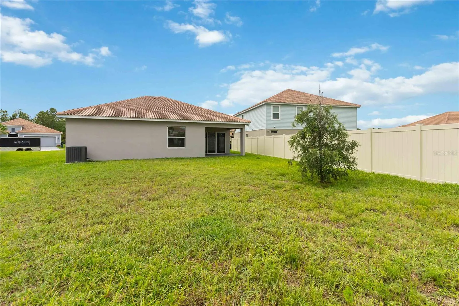 1166 OAK BLUFF DR