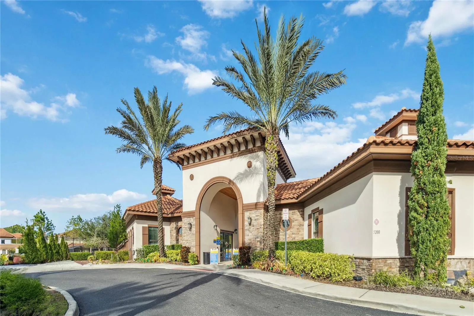1166 OAK BLUFF DR
