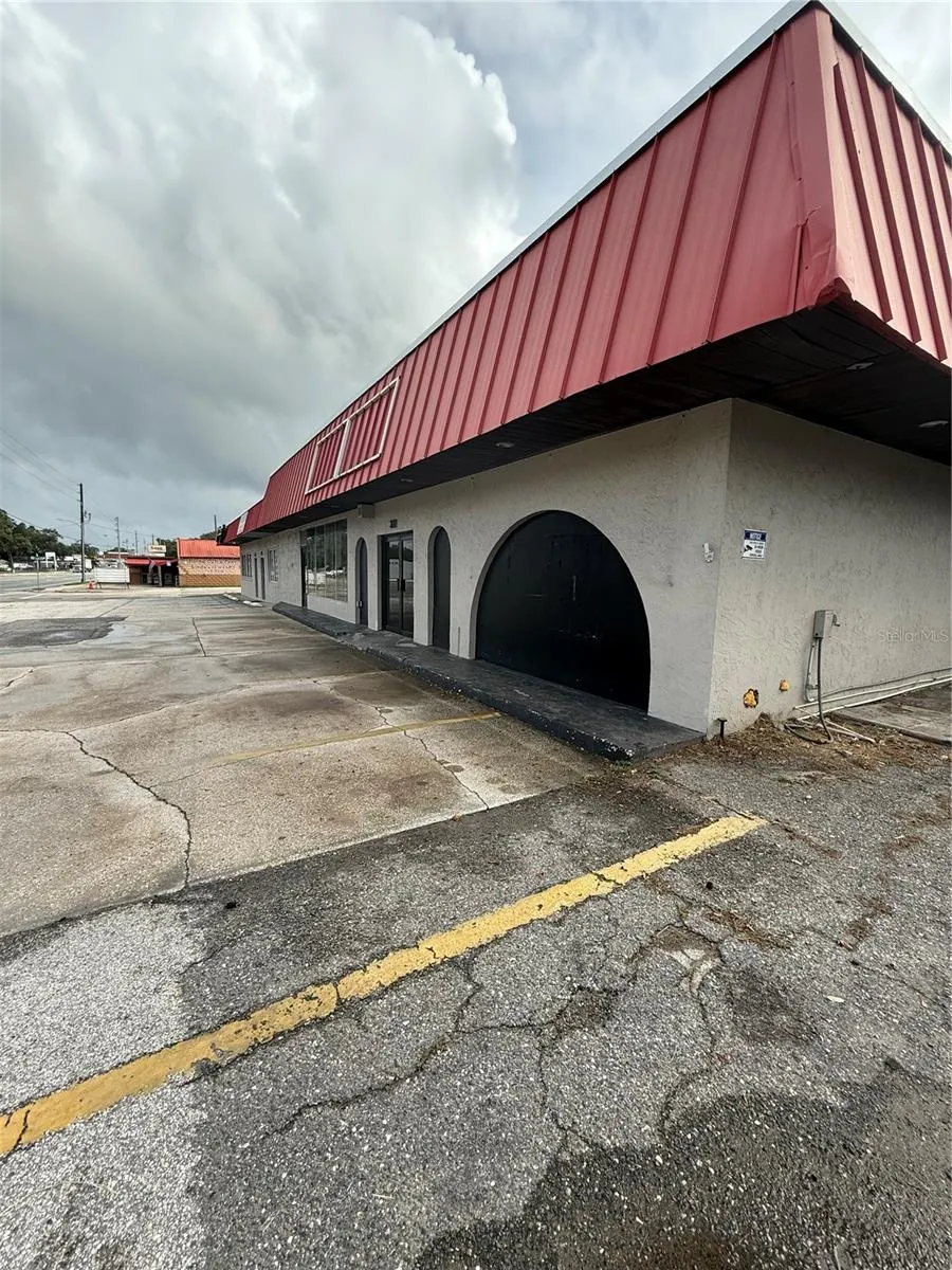 330 S MAIN ST