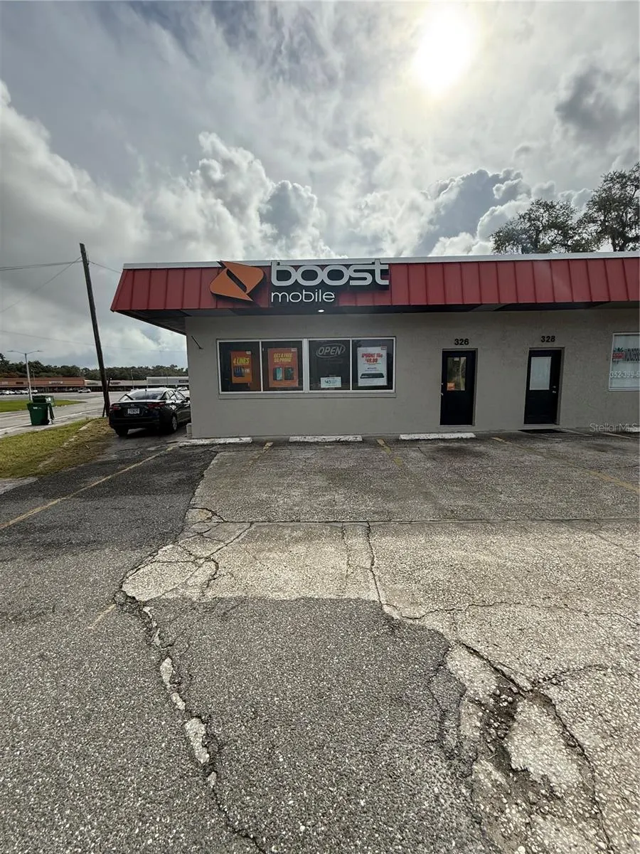 330 S MAIN ST