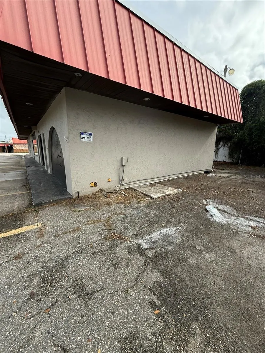 330 S MAIN ST