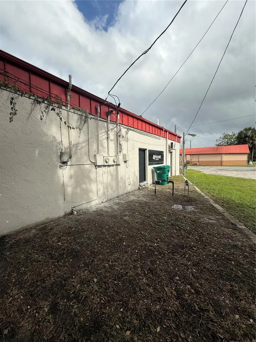 330 S MAIN ST