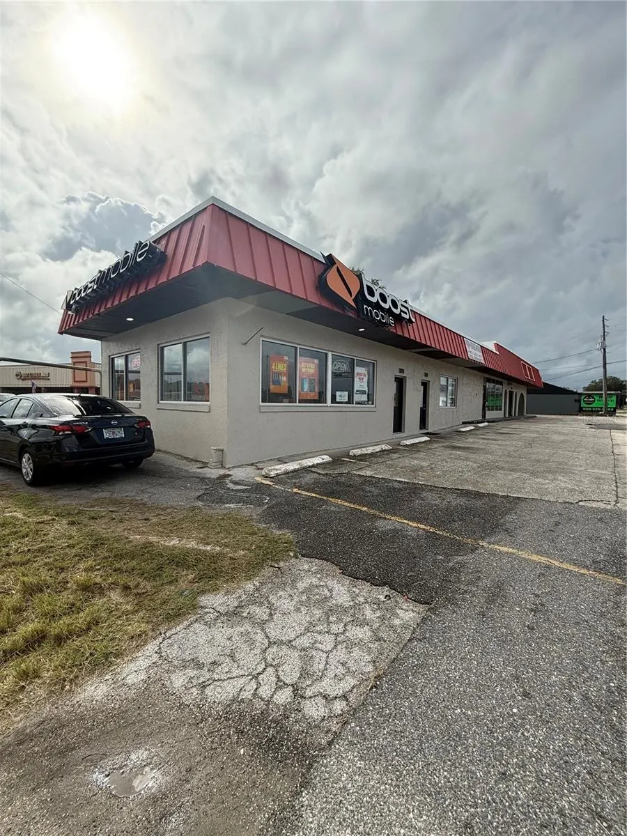 330 S MAIN ST