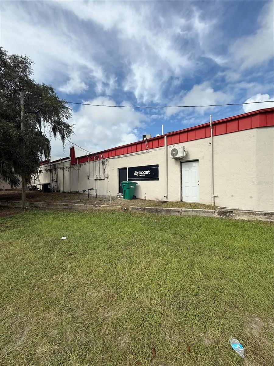 330 S MAIN ST