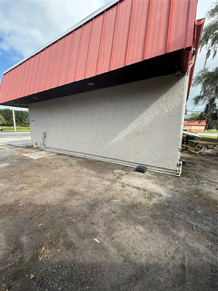 330 S MAIN ST