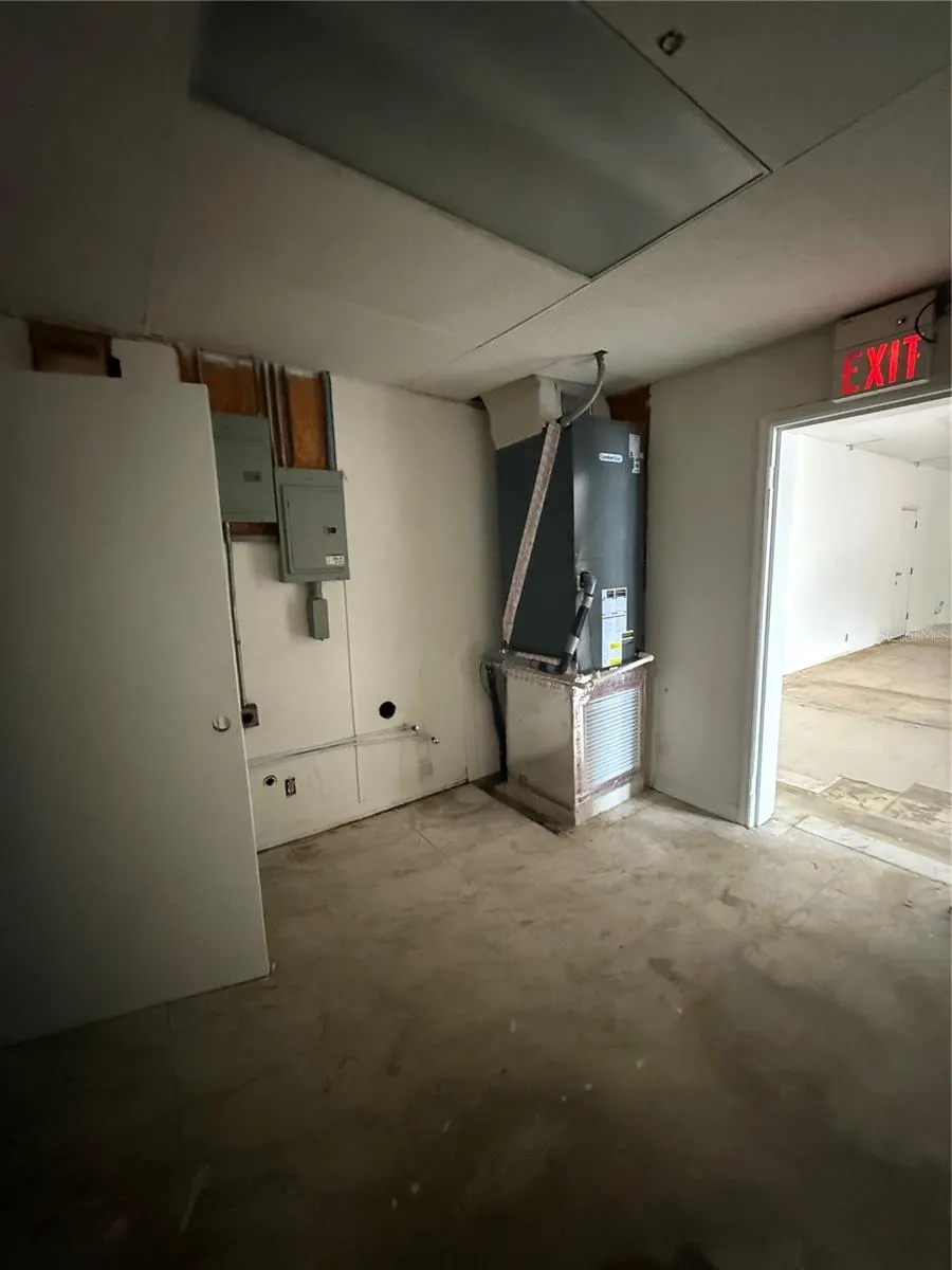 330 S MAIN ST