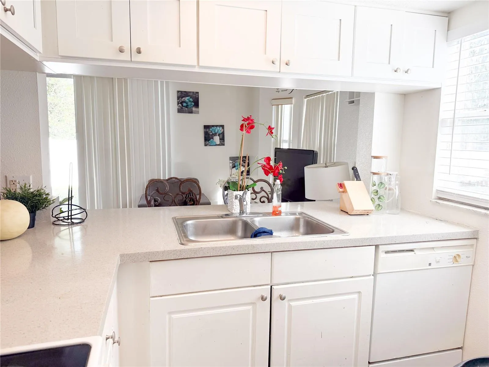 801 ORCHID DR