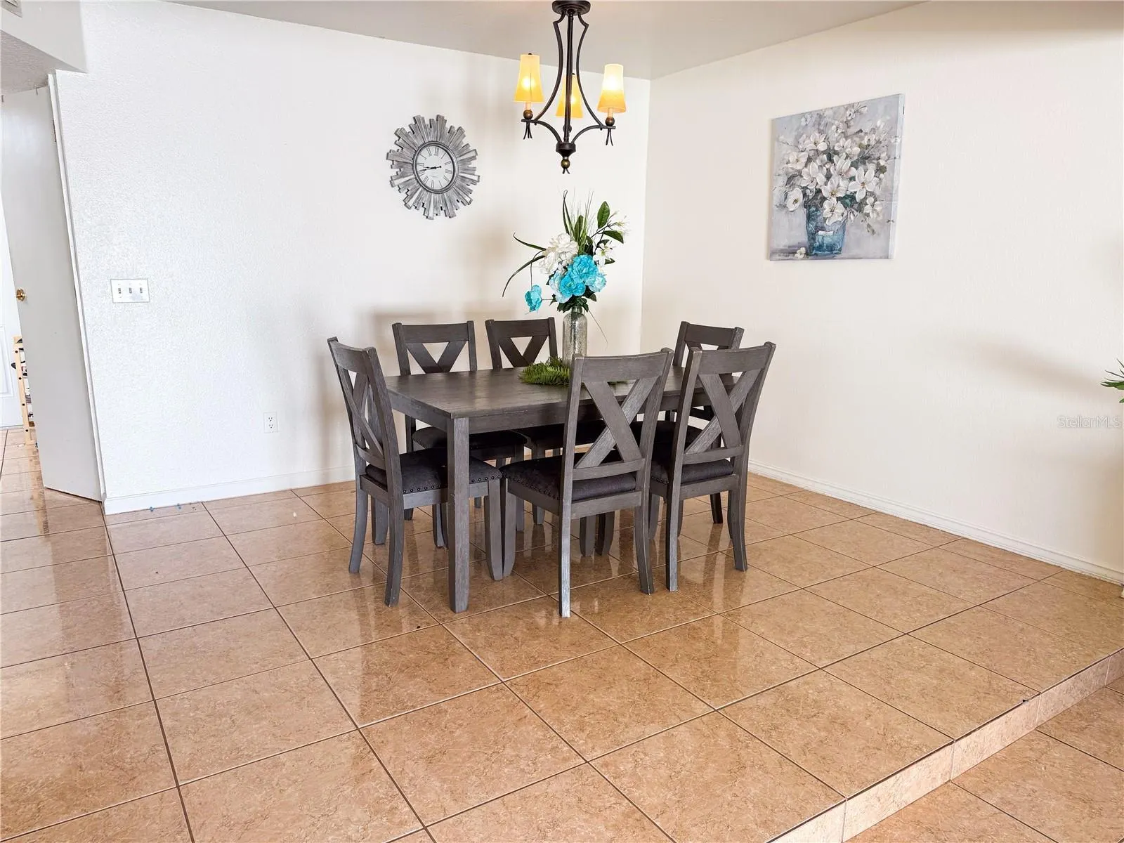 801 ORCHID DR