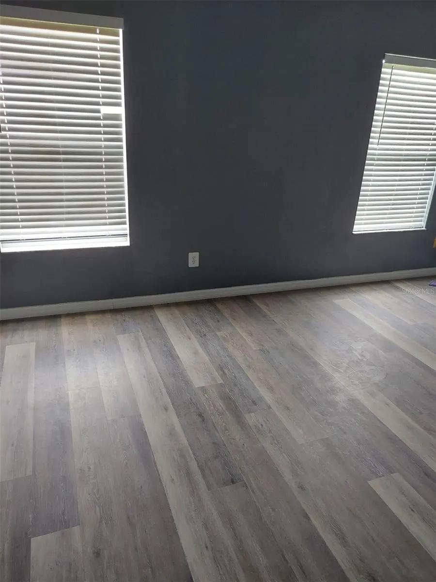 113 HARWOOD CIR