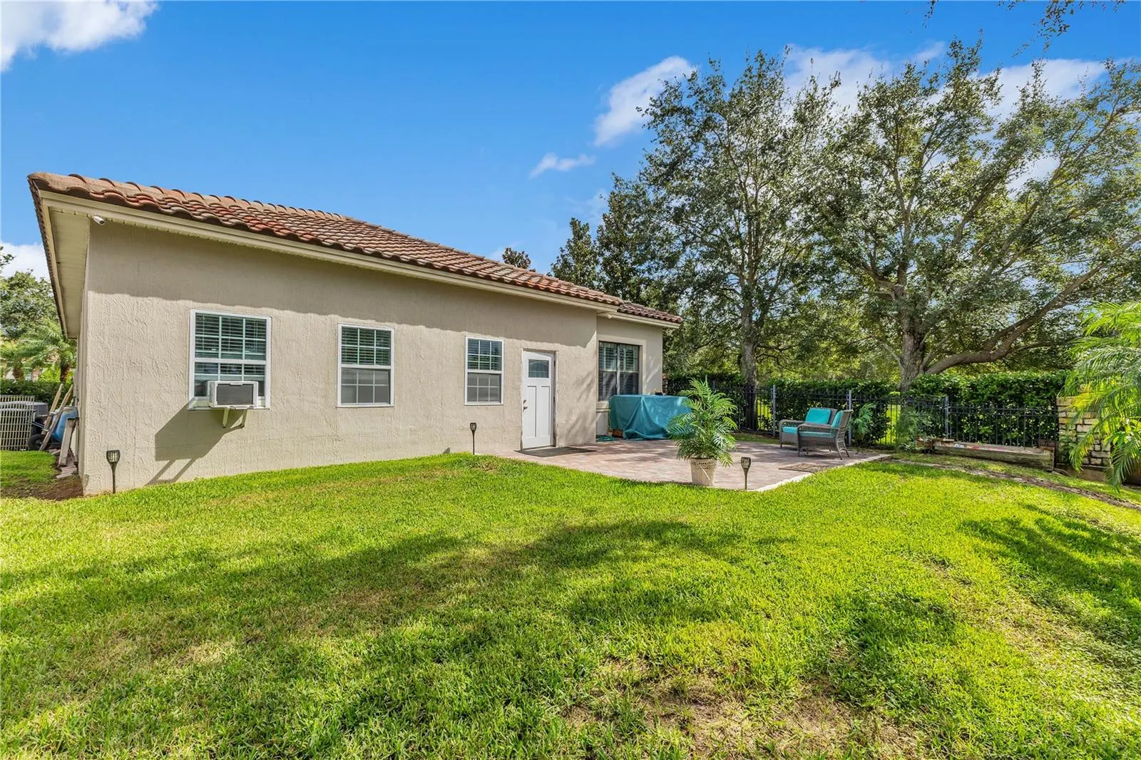 8442 PRESTBURY DR
