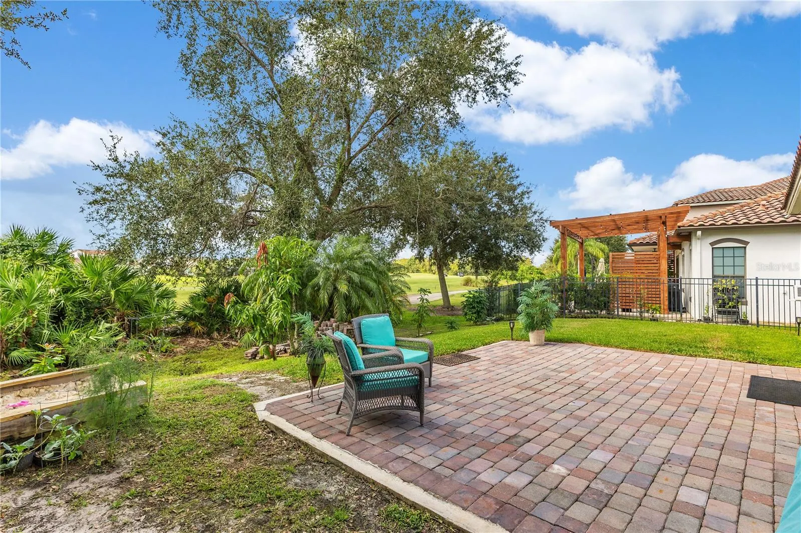 8442 PRESTBURY DR