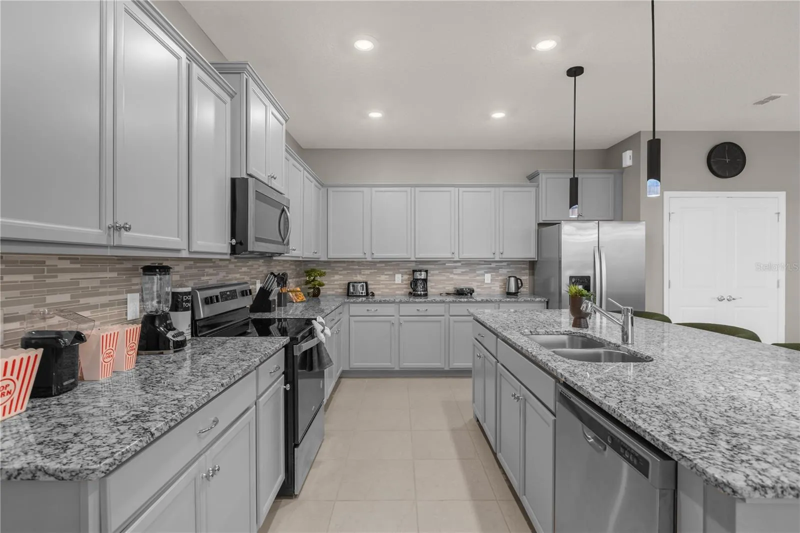 3048 MAHALO DR