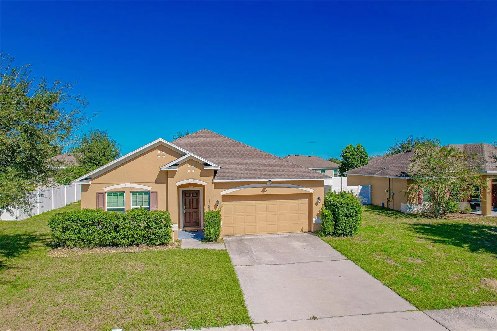 3320 LYNROCK AVE