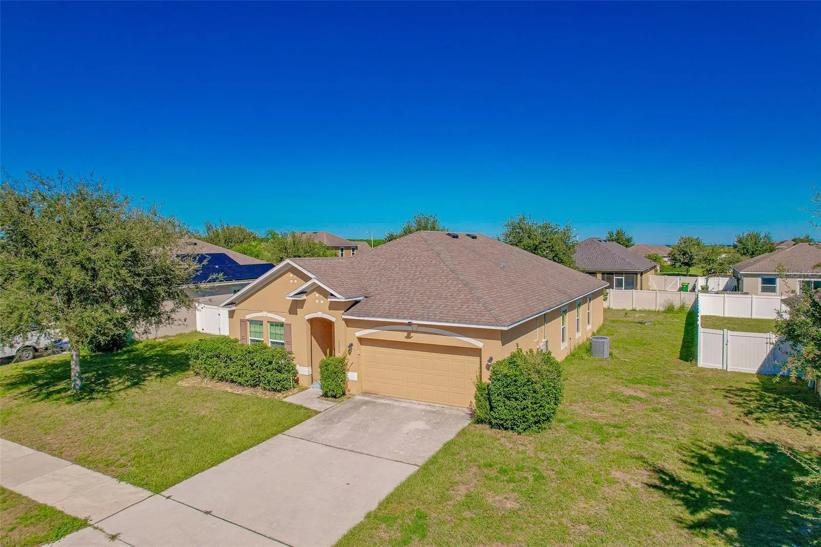 3320 LYNROCK AVE