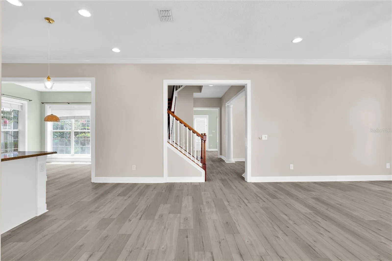 1222 ROYCROFT AVE AVE