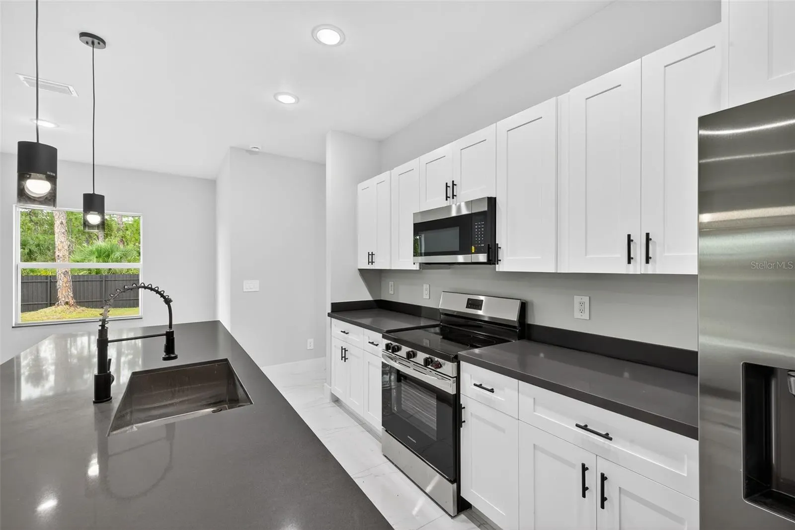 2810 39TH ST W