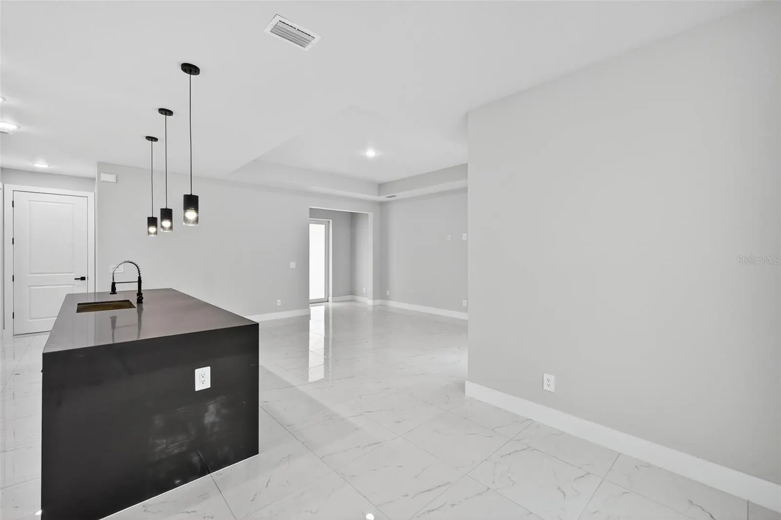 2810 39TH ST W