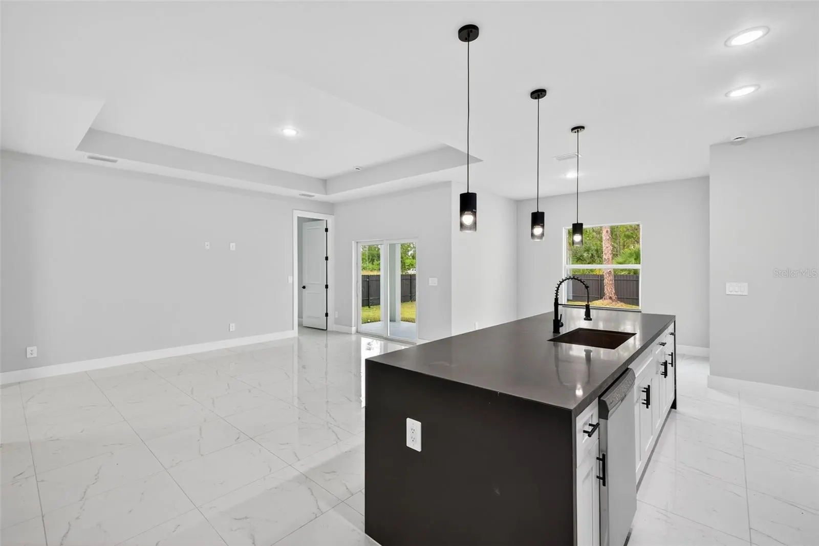 2810 39TH ST W
