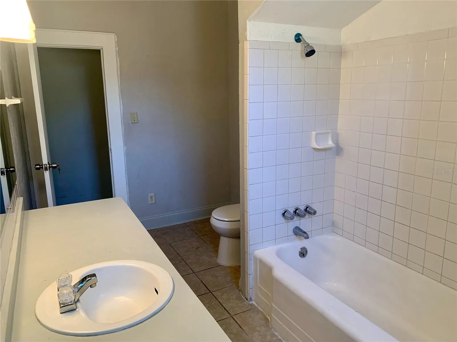 1212 E 25TH AVE #A, #A