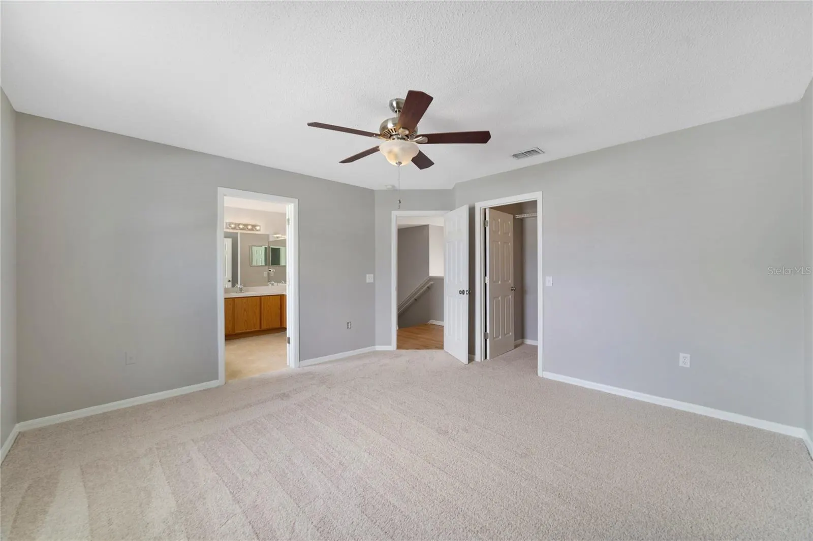 211 CANTERBURY CT