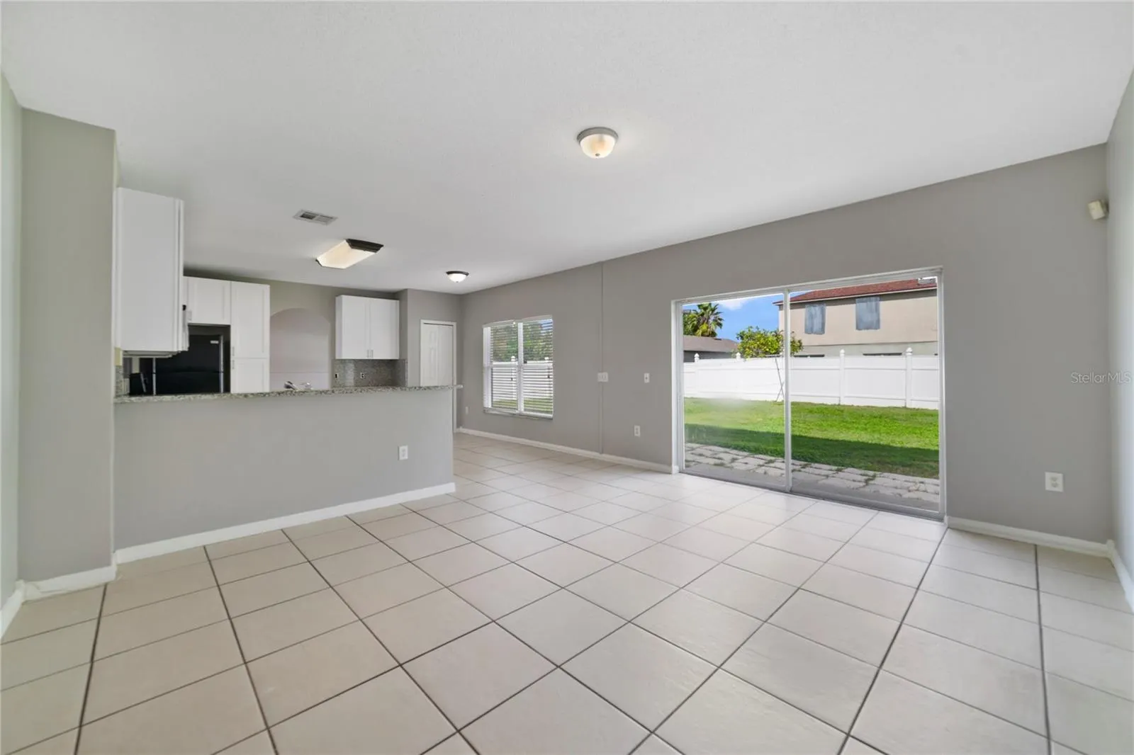 211 CANTERBURY CT